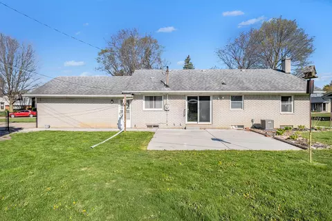 Exterior - 4359 Captains Ln, Flint, MI 48507 photo 4 of 12
