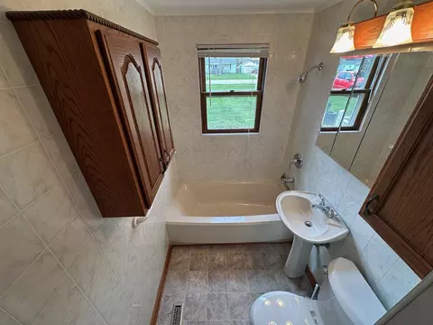 Bath - 11088 Bare, Clio, MI 48420 photo 1 of 1