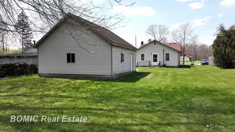 Exterior - 12903 Alma, Burt, MI 48417 photo 6 of 7