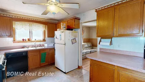 Kitchen - 12903 Alma, Burt, MI 48417 photo 1 of 2