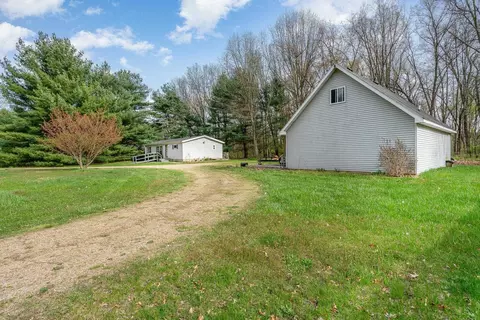 Exterior - 13991 N N Riv, Constantine, MI 49042 photo 7 of 9