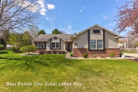 8039 Creston, Freeland, MI 48623