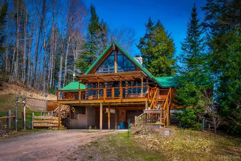 7275 Co Rd 550, Marquette, MI 49855