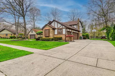 14555 Breza, Utica, MI 48315