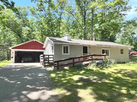 2099 N Dodge Lk, Harrison, MI 48625