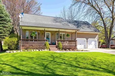23325 Oberliesen St, Clinton Township, MI 48036