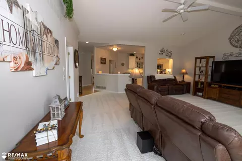 Bedroom - 6354 Queens, Flushing, MI 48433 photo 2 of 9