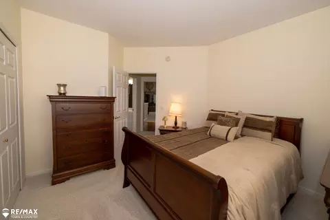 Bedroom - 6354 Queens, Flushing, MI 48433 photo 8 of 9