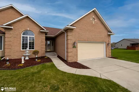 Exterior - 6354 Queens, Flushing, MI 48433 photo 2 of 11