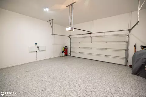 Exterior - 6354 Queens, Flushing, MI 48433 photo 4 of 11