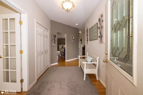 Entry Way - 6354 Queens, Flushing, MI 48433 photo 1 of 2