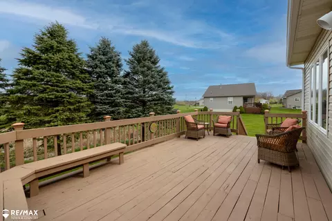 Exterior - 6354 Queens, Flushing, MI 48433 photo 8 of 11