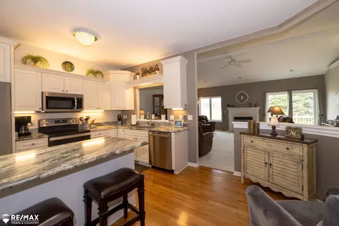 Kitchen - 6354 Queens, Flushing, MI 48433 photo 4 of 4