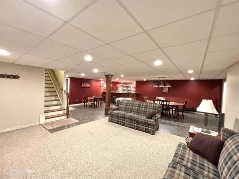 Living - 2390 Venezia, Davison, MI 48423 photo 5 of 5
