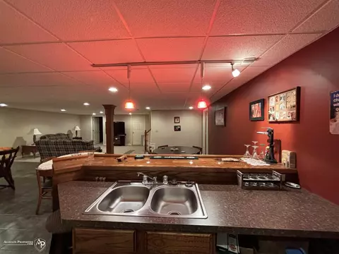 Kitchen - 2390 Venezia, Davison, MI 48423 photo 4 of 4