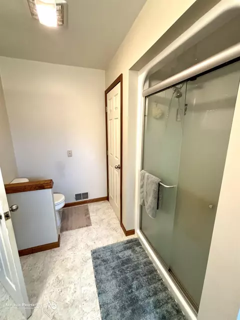 Bath - 2390 Venezia, Davison, MI 48423 photo 3 of 7