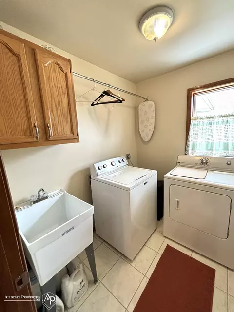 Other - 2390 Venezia, Davison, MI 48423 photo 2 of 4