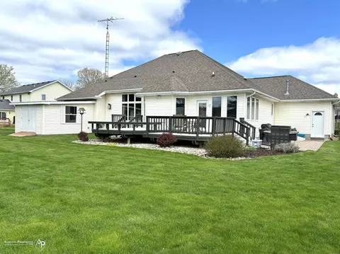 Exterior - 2390 Venezia, Davison, MI 48423 photo 3 of 8