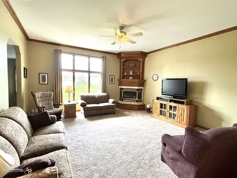 Living - 2390 Venezia, Davison, MI 48423 photo 1 of 5