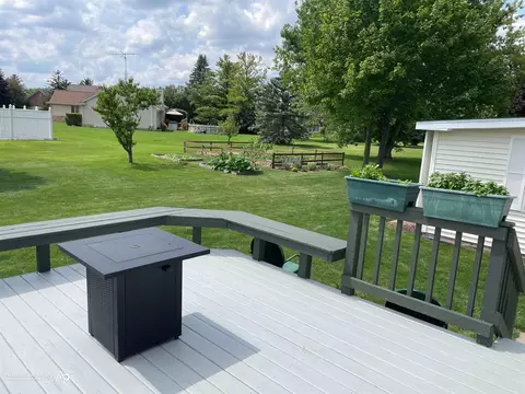 Exterior - 2390 Venezia, Davison, MI 48423 photo 5 of 8