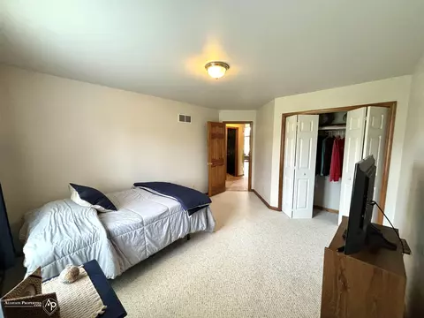 Bedroom - 2390 Venezia, Davison, MI 48423 photo 5 of 7