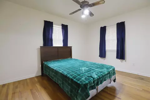 Bedroom - 2506 Redwood, Flushing, MI 48433 photo 2 of 2