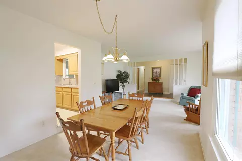 Dining - 2506 Redwood, Flushing, MI 48433 photo 3 of 4