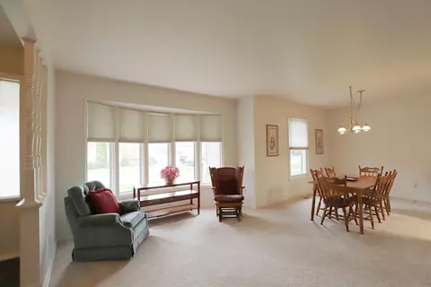 Living - 2506 Redwood, Flushing, MI 48433 photo 1 of 3