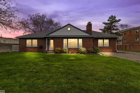 16935 E 14 Mile Rd, Fraser, MI 48026
