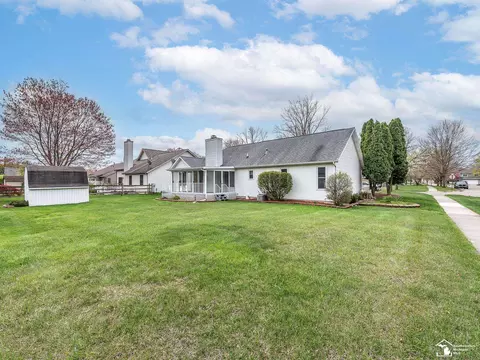 Exterior - 1712 Fredericks, Monroe, MI 48162 photo 4 of 10