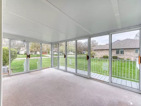 Living - 1712 Fredericks, Monroe, MI 48162 photo 1 of 4