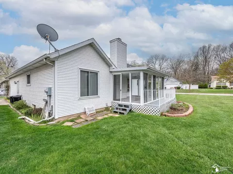 Exterior - 1712 Fredericks, Monroe, MI 48162 photo 6 of 10