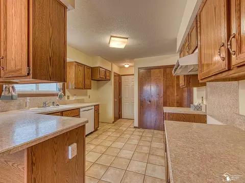 Kitchen - 1712 Fredericks, Monroe, MI 48162 photo 2 of 3