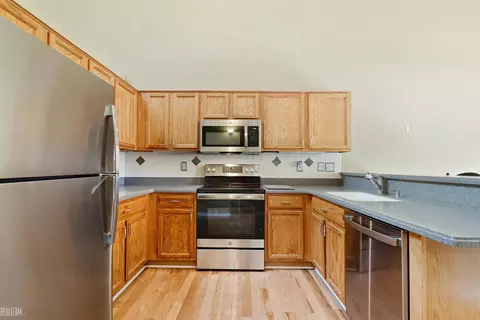 Kitchen - 46492 Imperial, Macomb, MI 48044 photo 2 of 3