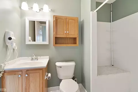 Bath - 46492 Imperial, Macomb, MI 48044 photo 1 of 3