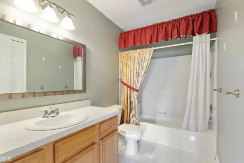 Bath - 46492 Imperial, Macomb, MI 48044 photo 2 of 3