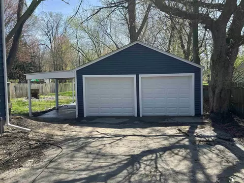 Exterior - 619 W Sterns, Temperance, MI 48182 photo 2 of 4