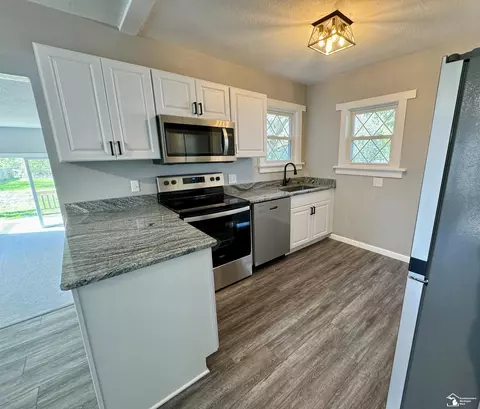 Kitchen - 619 W Sterns, Temperance, MI 48182 photo 1 of 3