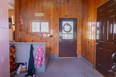 Entry Way - 1476 Parish, Kawkawlin, MI 48631 photo 1 of 2