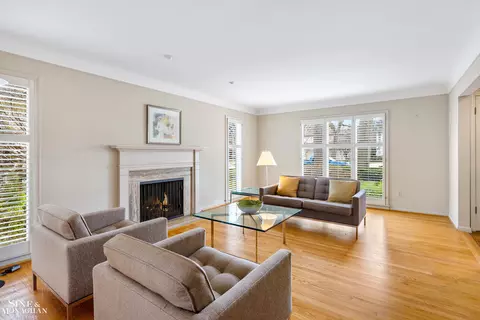Living - 544 Coventry, Grosse Pointe Woods, MI 48236 photo 4 of 9