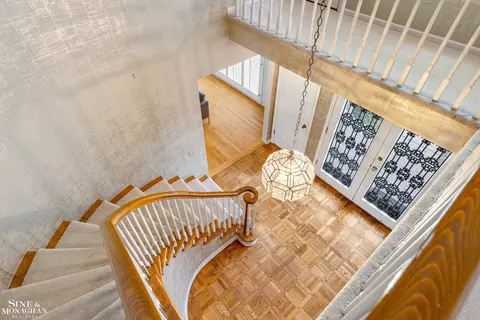 Entry Way - 544 Coventry, Grosse Pointe Woods, MI 48236 photo 6 of 7