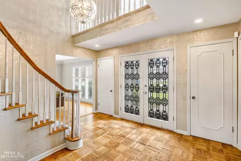 Entry Way - 544 Coventry, Grosse Pointe Woods, MI 48236 photo 1 of 7