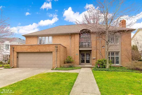 544 Coventry, Grosse Pointe Woods, MI 48236