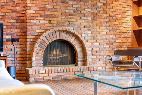 Living - 544 Coventry, Grosse Pointe Woods, MI 48236 photo 6 of 9