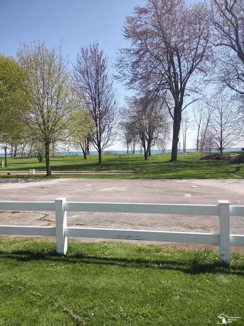 4826 Long, Newport, MI 48166