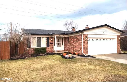 33973 Coachwood, Sterling Heights, MI 48312