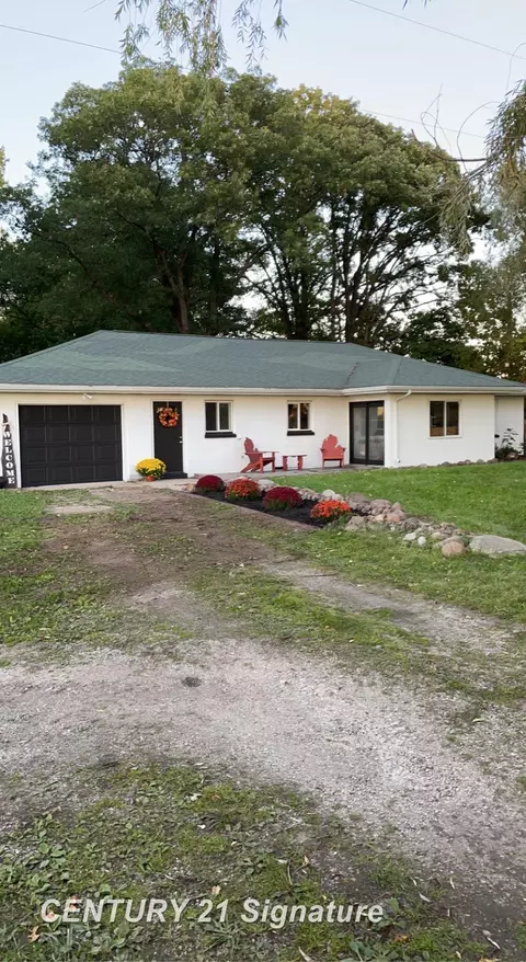 1243 E Laporte, Merrill, MI 48637