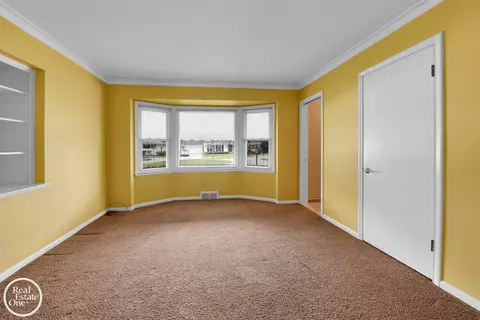 Bedroom - 966 Hidden Ln, Grosse Pointe Woods, MI 48236 photo 1 of 4