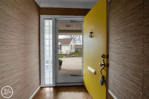 Entry Way - 966 Hidden Ln, Grosse Pointe Woods, MI 48236 photo 1 of 1