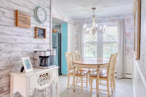 Dining - 11439 E Riv, Dewitt, MI 48820 photo 2 of 2